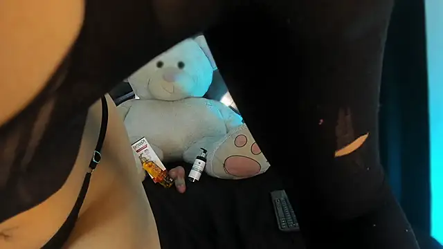 Venus in earth online show from February 2026 07:34:02 PM