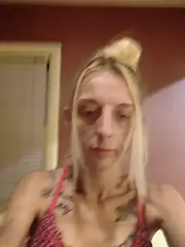 Snapshot of blonde_bunny977 chatting on August 2026 01:41:01 AM blonde bunny977 online show from August 2026 01:41:01 AM