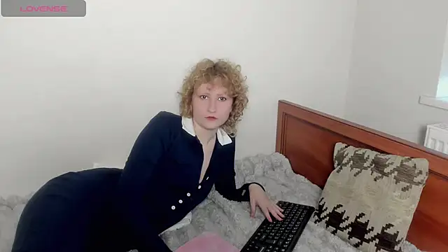 Snapshot of AnnStasia chatting on February 2026 03:42:02 PM AnnStasia online show from February 2026 03:42:02 PM