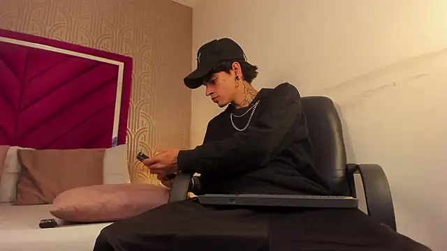 Snapshot of Dominic_Foxx chatting on March 2026 12:22:01 PM Dominic Foxx online show from March 2026 12:22:01 PM