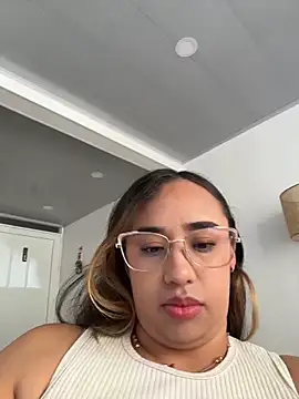 Snapshot of Eyssha chatting on February 2026 02:49:01 PM Eyssha online show from February 2026 02:49:01 PM