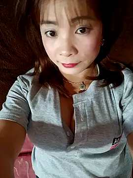 Snapshot of Him_MountainGirl26 chatting on February 2026 05:27:02 AM Him MountainGirl26 online show from February 2026 05:27:02 AM