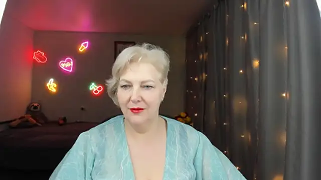 Mary-Leee online show from May 2026 04:38:01 PM
