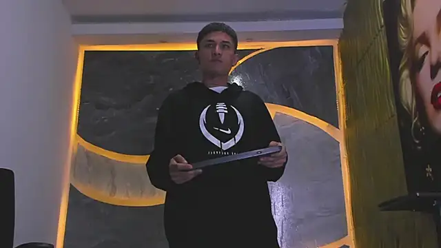 Snapshot of Matheus_Ic_ chatting on February 2026 06:53:01 PM Matheus Ic online show from February 2026 06:53:01 PM