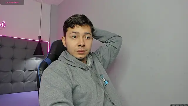 Julian Smith21 online show from February 2026 12:27:01 PM