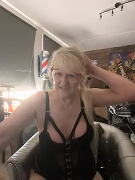 Snapshot of Heidiblueeyes chatting on June 2026 08:41:02 AM Heidiblueeyes online show from June 2026 08:41:02 AM