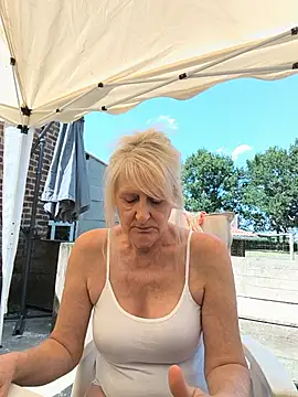 Snapshot of Heidiblueeyes chatting on July 2026 12:11:01 PM Heidiblueeyes online show from July 2026 12:11:01 PM