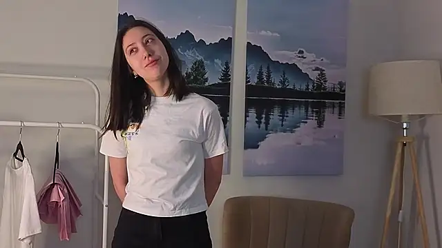 DoraWhitrock online show from February 2026 05:07:02 AM