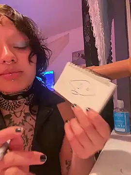 Snapshot of seducedandused chatting on February 2026 02:20:02 AM seducedandused online show from February 2026 02:20:02 AM