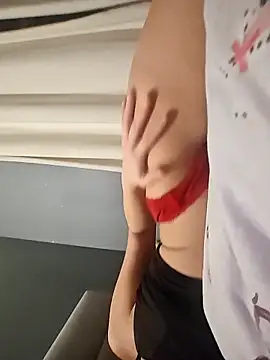 Snapshot of SamanthaRed chatting on February 2026 09:23:01 PM SamanthaRed online show from February 2026 09:23:01 PM