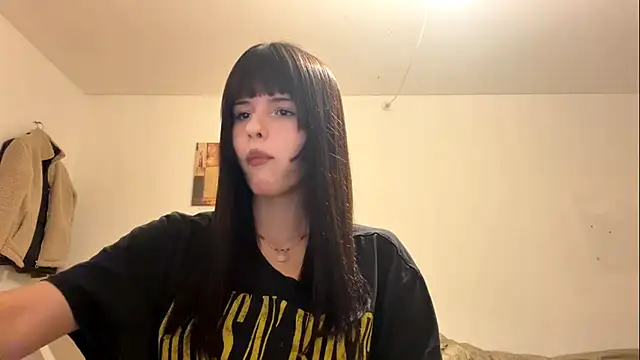 Snapshot of KrystleAmela chatting on February 2026 05:21:01 PM KrystleAmela online show from February 2026 05:21:01 PM