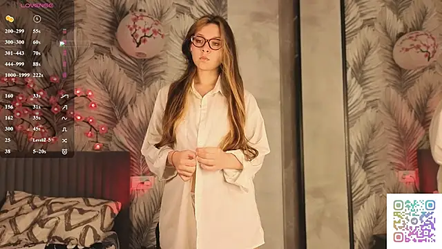 HinaVibe online show from May 2026 04:01:01 PM