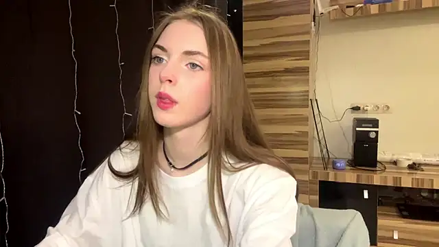 PollyDream online show from February 2026 04:16:02 PM