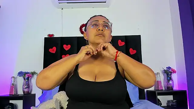 scarlet  ray  online show from February 2026 11:55:01 AM