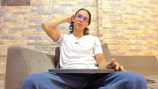 Snapshot of Noha_castellano chatting on March 2026 01:29:02 PM Noha castellano online show from March 2026 01:29:02 PM