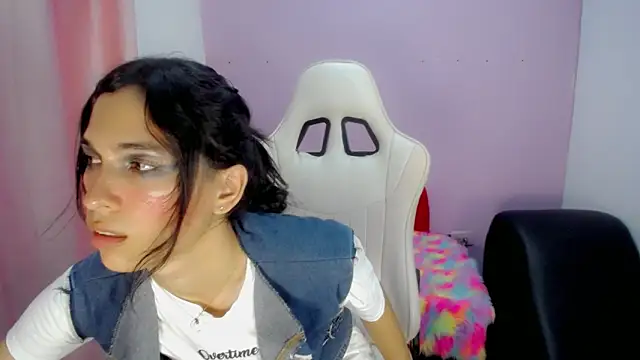 Snapshot of Larry_craft chatting on February 2026 08:20:01 PM Larry craft online show from February 2026 08:20:01 PM