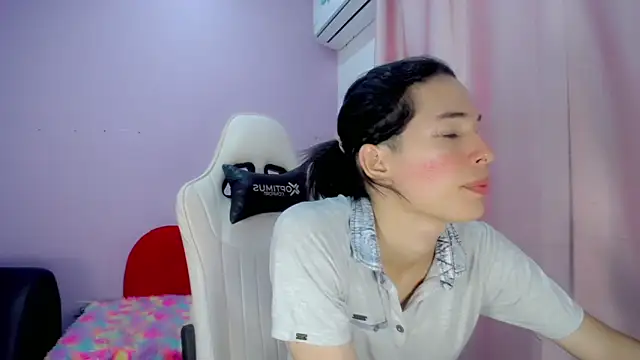 Snapshot of Larry_craft chatting on March 2026 08:04:01 PM Larry craft online show from March 2026 08:04:01 PM