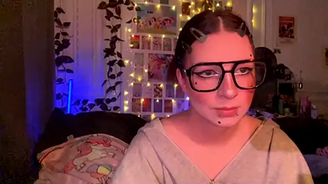 moonvampiq online show from February 2026 10:08:02 PM