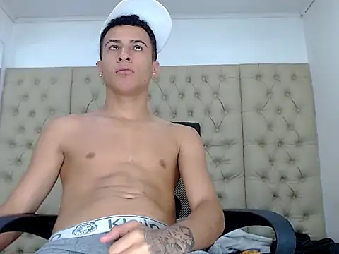 Snapshot of Hollmanhot chatting on February 2026 05:30:02 AM Hollmanhot online show from February 2026 05:30:02 AM