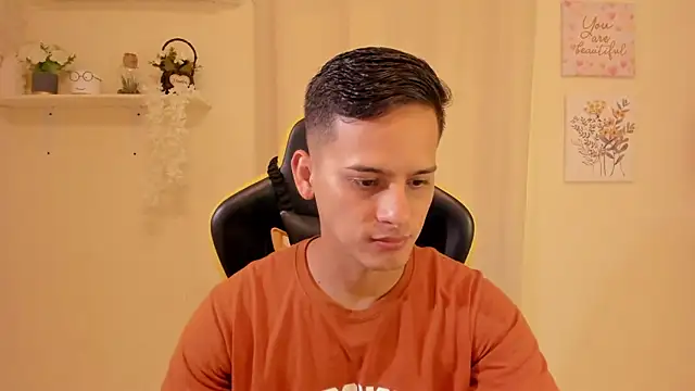 sexy andres01 online show from February 2026 01:54:01 PM