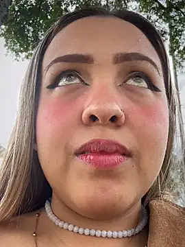 Snapshot of Moon_Velvet_ chatting on March 2026 08:11:01 PM Moon Velvet online show from March 2026 08:11:01 PM