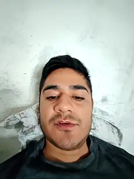 Snapshot of Hugaldo11 chatting on May 2026 04:12:01 PM Hugaldo11 online show from May 2026 04:12:01 PM