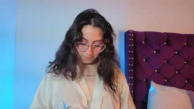 Maddie-LesYoux online show from May 2026 01:08:01 PM