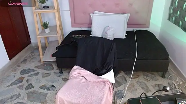 Snapshot of Brenda__222 chatting on March 2026 11:43:01 PM Brenda 222 online show from March 2026 11:43:01 PM