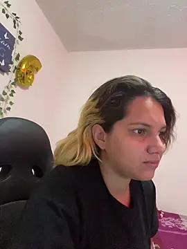 aurora bela online show from April 2026 09:02:01 AM