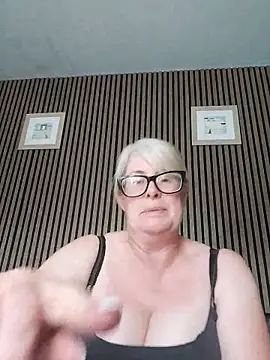 FlirtyFleur-x online show from May 2026 03:10:01 PM
