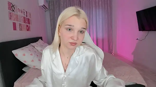 Lara Blue online show from March 2026 04:06:02 AM