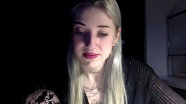 Snapshot of EmmyWet chatting on March 2026 04:47:02 PM EmmyWet online show from March 2026 04:47:02 PM