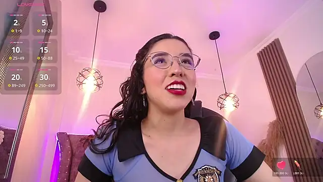 Snapshot of Amara_Davis1 chatting on July 2026 04:43:02 AM Amara Davis1 online show from July 2026 04:43:02 AM