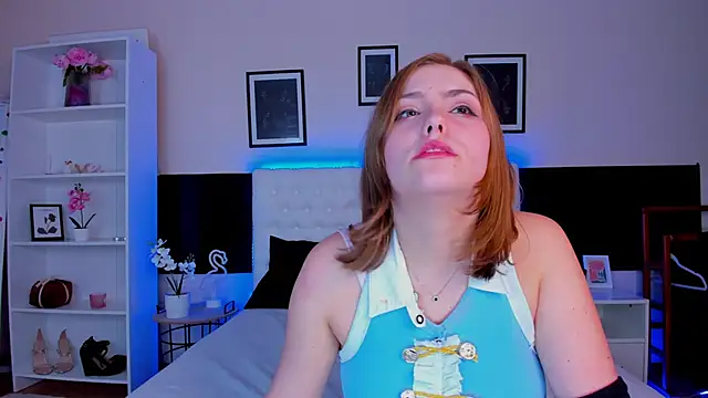 Snapshot of DellaRows chatting on March 2026 02:13:02 PM DellaRows online show from March 2026 02:13:02 PM