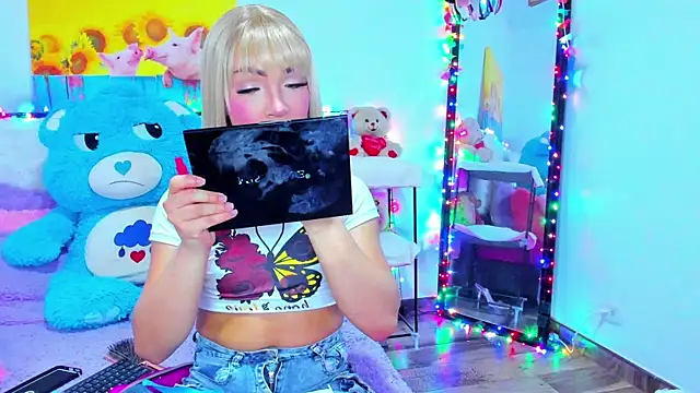 Dulce Fabiana  online show from March 2026 06:54:01 PM