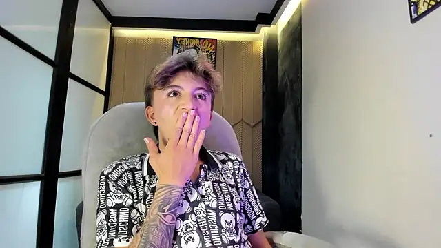 ManuelPiper  online show from March 2026 08:37:01 PM