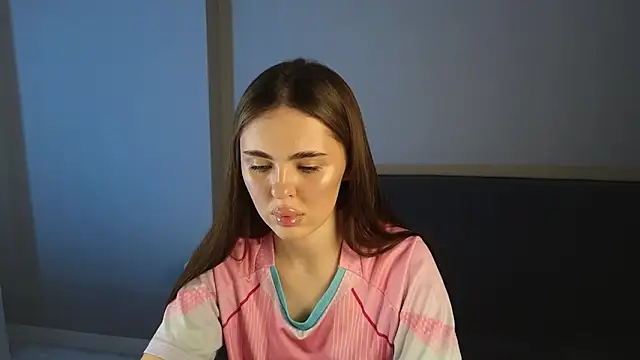 Snapshot of SheilaHigh chatting on March 2026 03:40:02 PM SheilaHigh online show from March 2026 03:40:02 PM