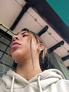 VioletaHills  online show from May 2026 11:59:02 AM