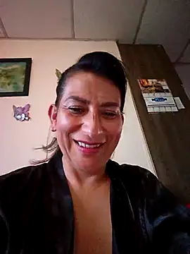 Snapshot of Lucia_Rios chatting on April 2026 10:56:02 PM Lucia Rios online show from April 2026 10:56:02 PM