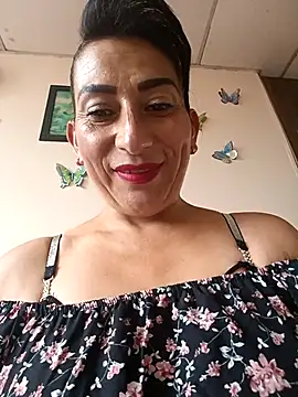 Snapshot of Lucia_Rios chatting on April 2026 09:39:01 PM Lucia Rios online show from April 2026 09:39:01 PM