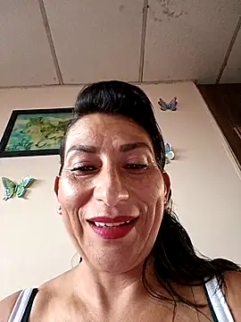 Snapshot of Lucia_Rios chatting on May 2026 10:37:02 PM Lucia Rios online show from May 2026 10:37:02 PM