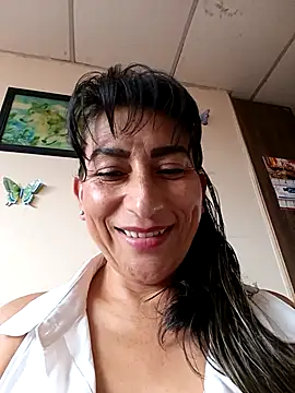 Snapshot of Lucia_Rios chatting on May 2026 09:23:02 PM Lucia Rios online show from May 2026 09:23:02 PM