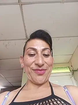Snapshot of Lucia_Rios chatting on June 2026 08:26:01 PM Lucia Rios online show from June 2026 08:26:01 PM