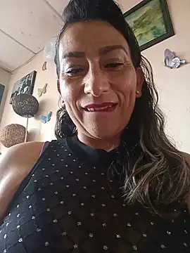 Snapshot of Lucia_Rios chatting on June 2026 10:37:01 PM Lucia Rios online show from June 2026 10:37:01 PM