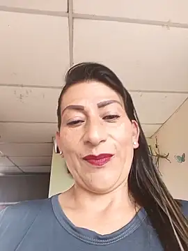 Snapshot of Lucia_Rios chatting on June 2026 05:01:02 PM Lucia Rios online show from June 2026 05:01:02 PM