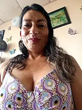 Snapshot of Lucia_Rios chatting on June 2026 08:22:02 PM Lucia Rios online show from June 2026 08:22:02 PM