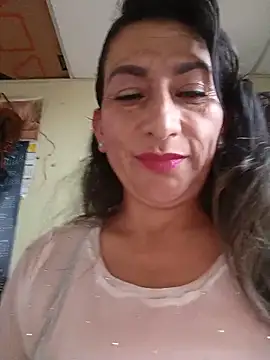 Snapshot of Lucia_Rios chatting on June 2026 10:40:02 PM Lucia Rios online show from June 2026 10:40:02 PM