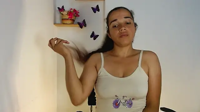 Snapshot of MagicHoney8 chatting on March 2026 05:24:02 AM MagicHoney8 online show from March 2026 05:24:02 AM