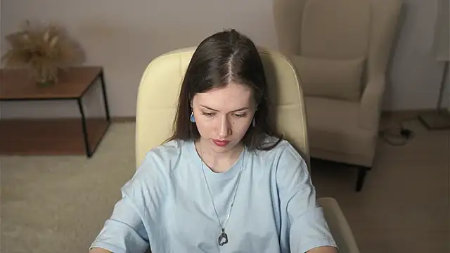 OdiIiaChavarria online show from March 2026 07:21:01 AM