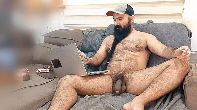 Snapshot of Barba_Negra_Fumador chatting on May 2026 02:34:02 PM Barba Negra Fumador online show from May 2026 02:34:02 PM